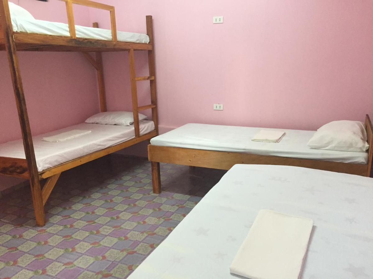 פנגלאו Bohemian Bohol Hostel מראה חיצוני תמונה