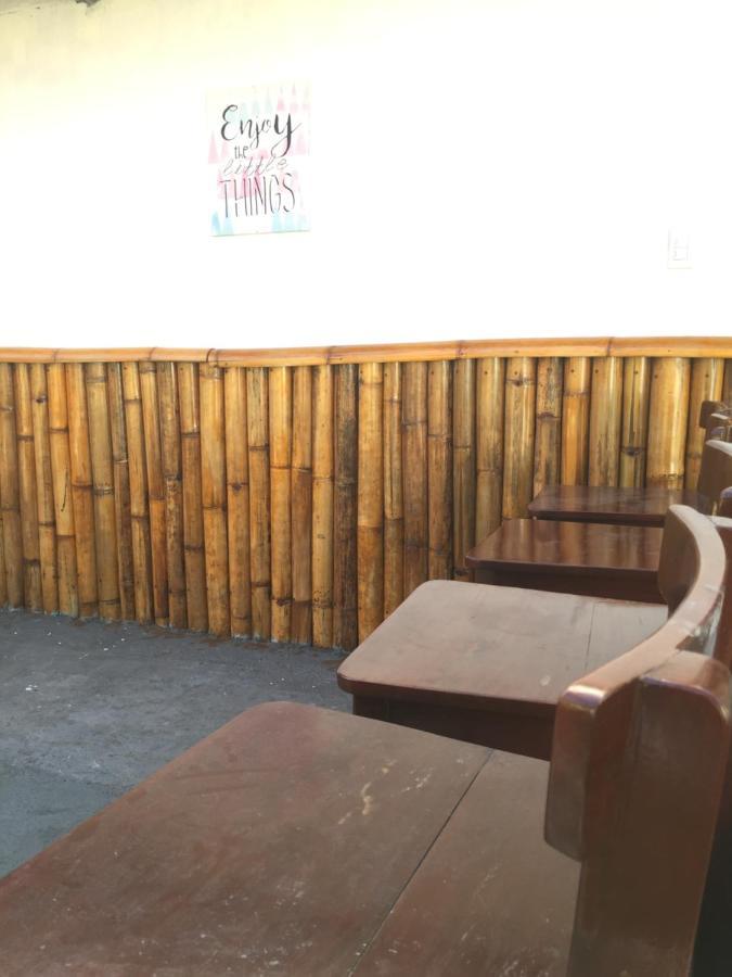 פנגלאו Bohemian Bohol Hostel מראה חיצוני תמונה