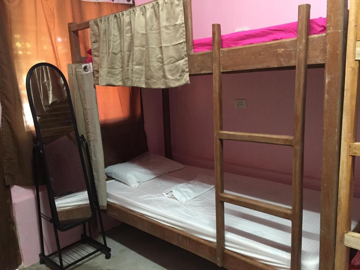 פנגלאו Bohemian Bohol Hostel מראה חיצוני תמונה